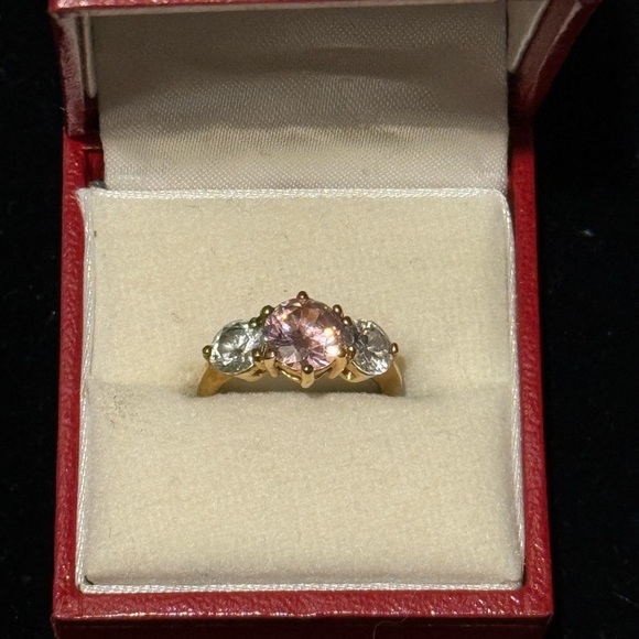 Jewelry - 3 Stone Ring